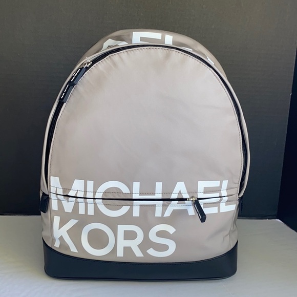 New MICHAEL KORS Large UNISEX BACKPACK - Picture 1 of 6